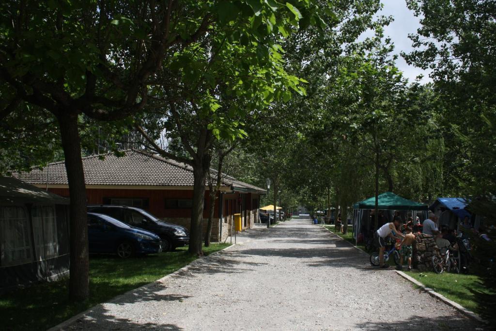 Bungalows Conca De Ter Vilallonga de Ter Luaran gambar